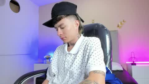 Snapshot of nascary_fox chatting on May 21, 2026, 11:50 am Nascary Fox online show from May 21, 2026, 11:50 am