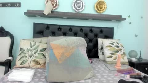 Snapshot of nashira_robert chatting on February 5, 2026, 12:37 am Debora online show from February 5, 2026, 12:37 am