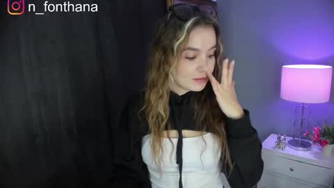 Nashly Fontana online show from December 1, 2025, 1:38 pm