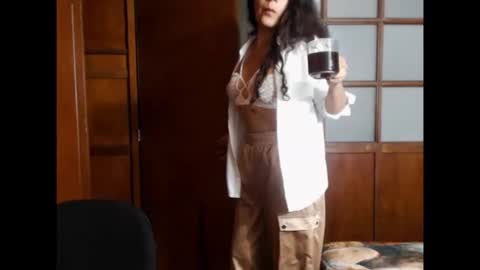 Snapshot of nasly_shy chatting on February 17, 2026, 12:18 am Nasly Cute online show from February 17, 2026, 12:18 am