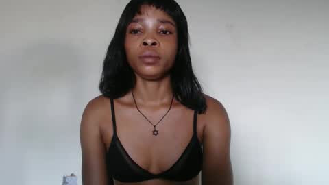 bella online show from November 11, 2025, 8:25 am