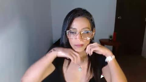 nathalia online show from March 3, 2025, 4:03 am