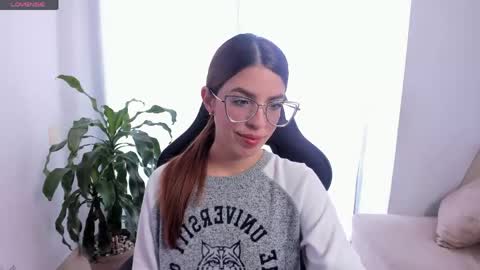 nat_bakerss online show from April 16, 2026, 8:31 pm