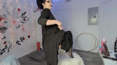 Snapshot of natahsaluxxx chatting on December 23, 2024, 2:50 pm Natasha Luxxx online show from December 23, 2024, 2:50 pm