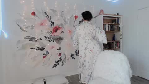 Snapshot of natahsaluxxx chatting on January 3, 2025, 7:39 pm Natasha Luxxx online show from January 3, 2025, 7:39 pm