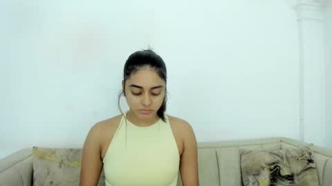 Naty  online show from November 1, 2025, 12:18 pm