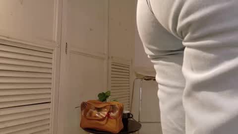 Naty  online show from February 10, 2026, 12:20 pm