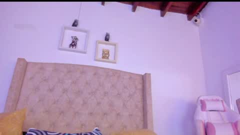 Snapshot of natalia_collinslim chatting on December 12, 2024, 6:14 am Natalia online show from December 12, 2024, 6:14 am