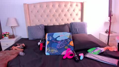 Snapshot of natalia_collinslim chatting on September 26, 2025, 3:21 am Natalia online show from September 26, 2025, 3:21 am