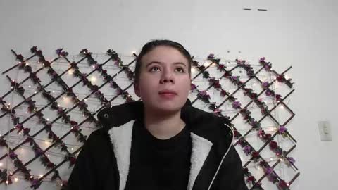 Natalia Walker online show from January 11, 2026, 12:43 pm