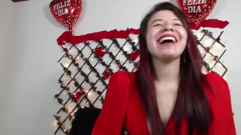 Natalia Walker online show from May 3, 2026, 2:45 pm