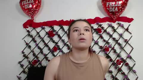 Natalia Walker online show from May 4, 2026, 2:35 pm