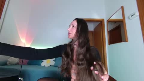 Natalie online show from September 26, 2025, 1:59 pm