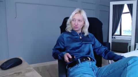 Natalie online show from November 4, 2025, 7:40 am