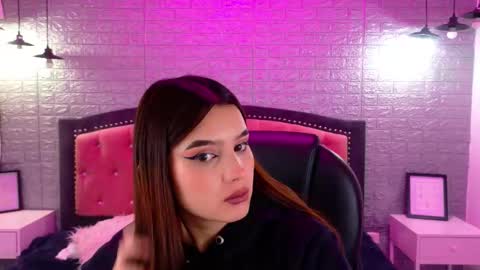 natalie  online show from September 15, 2025, 2:44 am