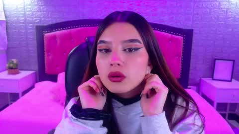 natalie  online show from December 19, 2025, 3:57 am