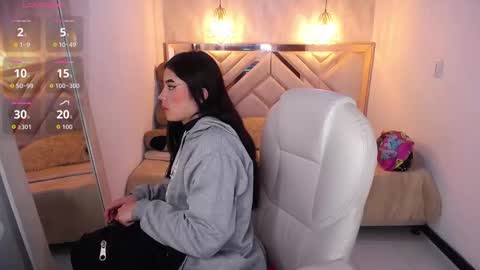 natalie  online show from March 18, 2026, 8:01 pm