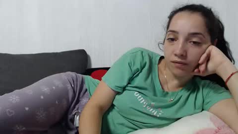 Snapshot of natalie_mia chatting on October 25, 2025, 2:08 am Miia online show from October 25, 2025, 2:08 am