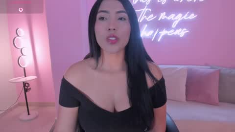 Snapshot of natalielewis_ chatting on April 21, 2026, 12:00 pm Natalie Lewis online show from April 21, 2026, 12:00 pm