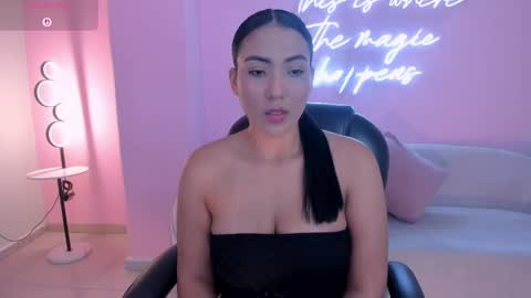 Snapshot of natalielewis_ chatting on April 23, 2026, 12:15 pm Natalie Lewis online show from April 23, 2026, 12:15 pm
