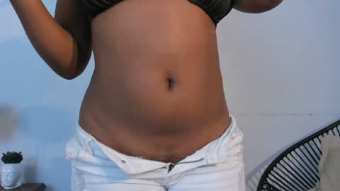 Snapshot of nataly_velez chatting on January 17, 2025, 11:07 pm Naty online show from January 17, 2025, 11:07 pm