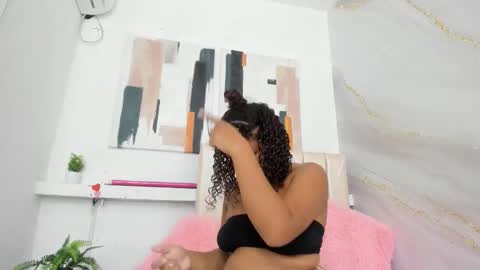 Snapshot of nataly_velez chatting on October 13, 2025, 12:38 pm Naty online show from October 13, 2025, 12:38 pm