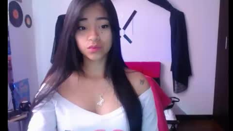 Nataly Escobar online show from January 25, 2025, 1:52 pm