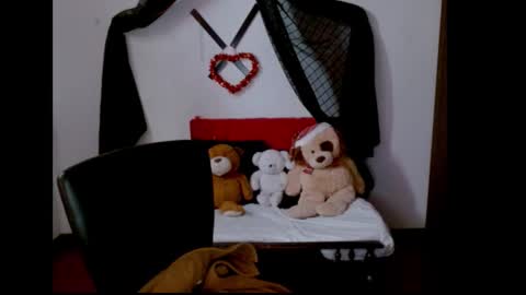 Nataly Escobar online show from March 7, 2025, 12:01 pm