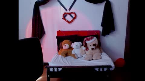 Nataly Escobar online show from March 12, 2025, 3:07 pm