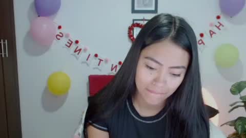 Nataly Escobar online show from September 15, 2025, 12:38 pm