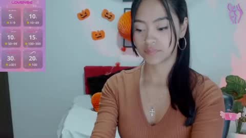 Nataly Escobar online show from October 9, 2025, 12:47 pm