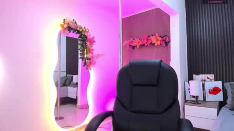 natasha online show from December 15, 2025, 12:53 pm