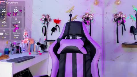 Snapshot of natasha_adams___ chatting on April 17, 2026, 9:29 pm NATASHA online show from April 17, 2026, 9:29 pm