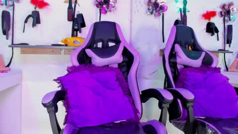 Snapshot of natasha_adams___ chatting on April 24, 2026, 11:18 pm NATASHA online show from April 24, 2026, 11:18 pm