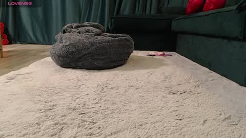 Naty  online show from April 2, 2026, 8:17 pm