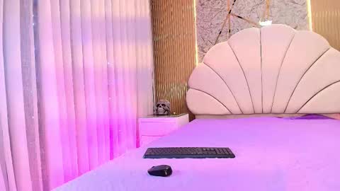 Natasha online show from November 4, 2025, 7:13 pm