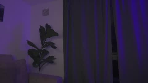 Natasha Independent model online show from December 23, 2025, 4:32 am