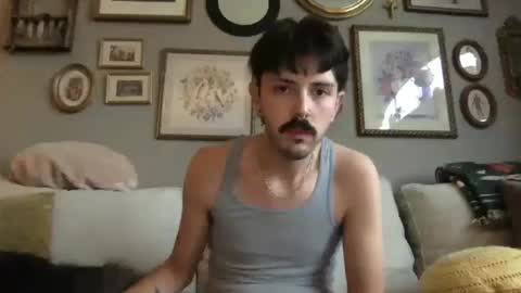 Snapshot of nateless chatting on October 15, 2025, 10:54 pm Nate online show from October 15, 2025, 10:54 pm