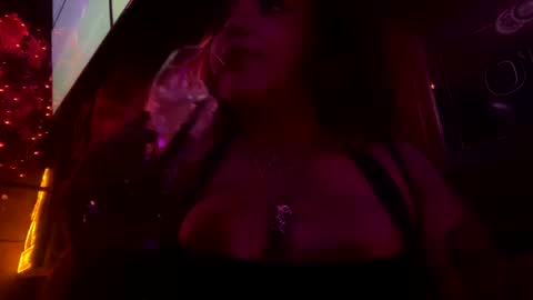 nathalia online show from October 4, 2025, 3:59 am