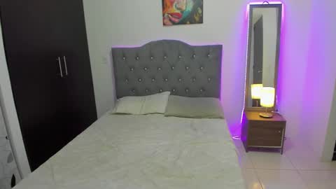 Nathalia  Take surprises in our chat. 25tkns for a hot pic. Follow me. online show from November 30, 2025, 2:04 am