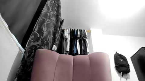     NATHALIA online show from October 3, 2025, 4:37 pm