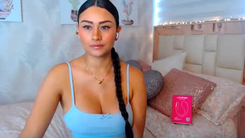 Nathalie Rose online show from April 22, 2026, 2:07 pm