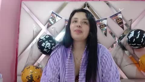 nathaly low online show from October 18, 2025, 3:20 am