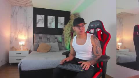 nathan_gross online show from February 5, 2025, 2:40 am