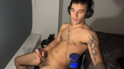 native_boy2 online show from April 24, 2026, 9:34 am