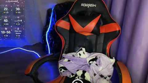 natural_babe666 online show from March 19, 2026, 8:13 pm