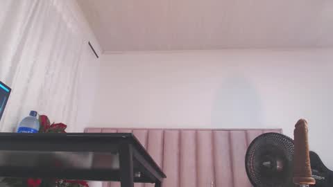 Snapshot of natural_bigass_nina chatting on February 14, 2026, 7:21 pm Sophia online show from February 14, 2026, 7:21 pm