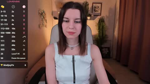 Snapshot of naturelly chatting on December 13, 2024, 2:05 pm Melisa  FOLLOW ME  online show from December 13, 2024, 2:05 pm