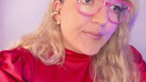 Snapshot of naty__mature_ chatting on October 31, 2025, 11:44 am Nataly online show from October 31, 2025, 11:44 am