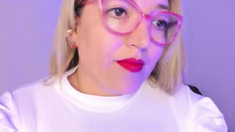 Snapshot of naty__mature_ chatting on November 2, 2025, 7:16 pm Nataly online show from November 2, 2025, 7:16 pm
